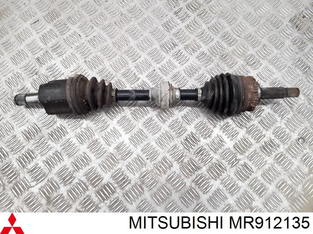 MR912135 Mitsubishi Semieixo (acionador) dianteiro esquerdo