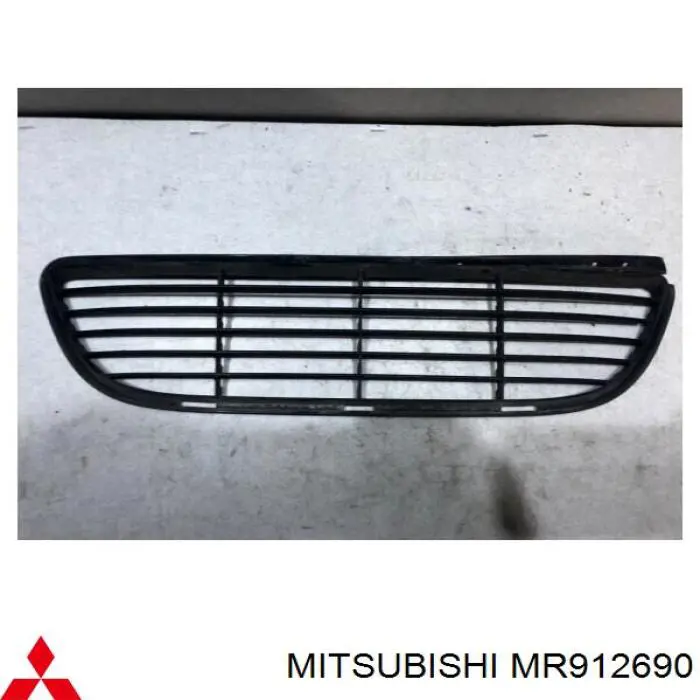 MR912690 Mitsubishi Grelha inferior do pára-choque dianteiro