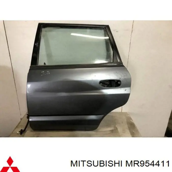 MR954411 Mitsubishi Porta traseira esquerda