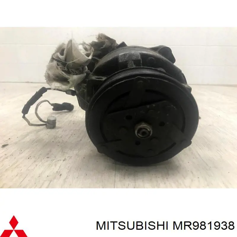 Porta dianteira direita Mitsubishi MR981908 preço, a partir de 347,32 USD