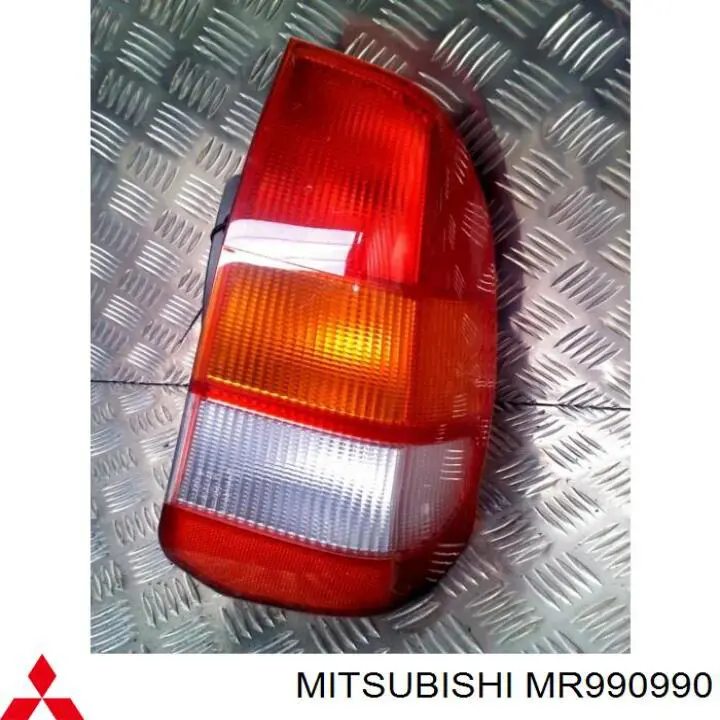 Lanterna traseira direita Mitsubishi MR990990 preço, a partir de 248,72 USD