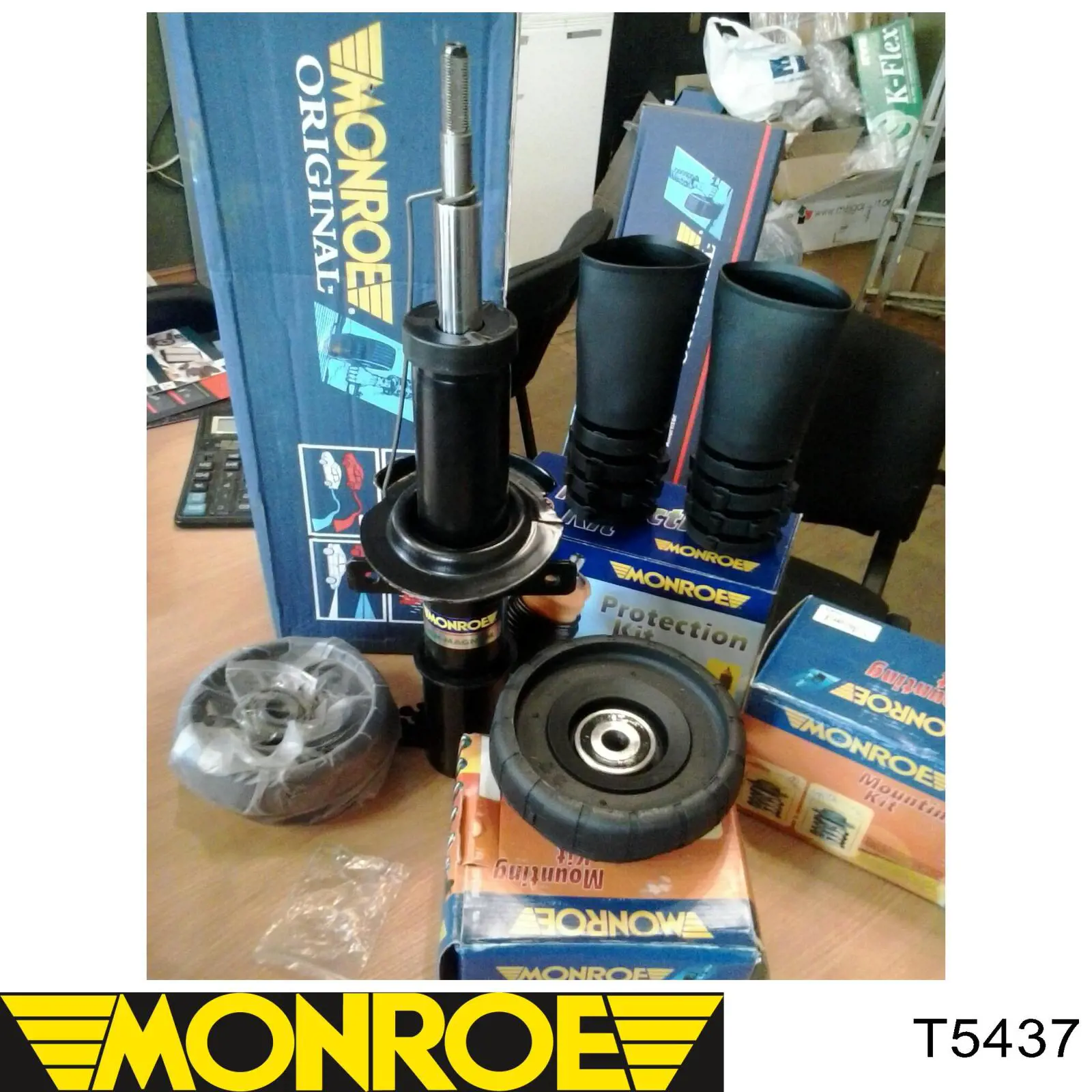 Amortecedor traseiro KB8T34700 Mazda