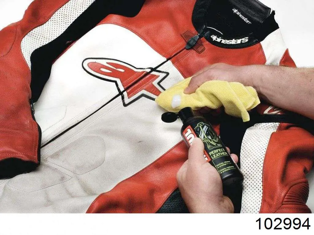 102994 Motul Limpador de revestimento de couro de salão
