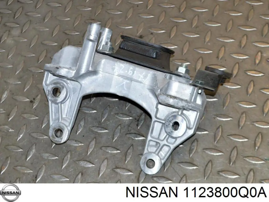 Compre 1123800Q0A Nissan/Infiniti Coxim (suporte) traseiro de motor