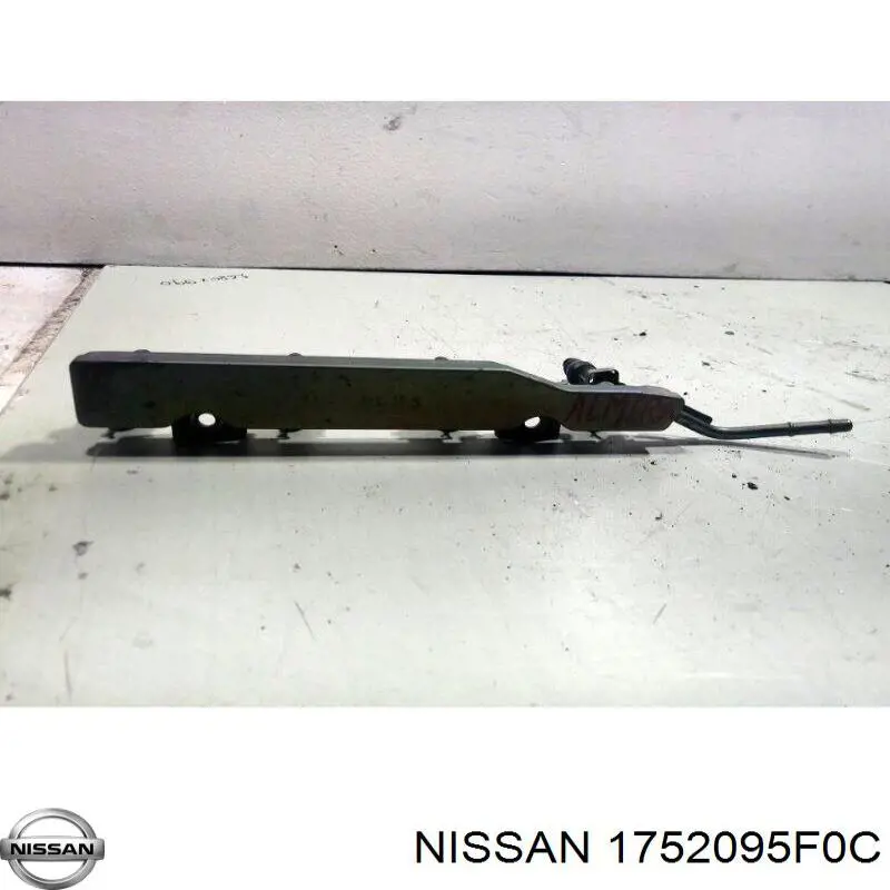 Distribuidor de combustível (rampa) Nissan/Infiniti 1752095F0C preço, a partir de 157,69 USD