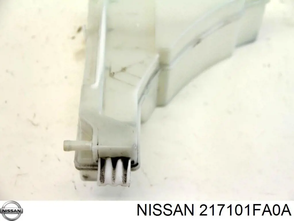 Tanque de expansão do sistema de esfriamento Nissan/Infiniti 217101FA0A preço, a partir de 35,19 USD