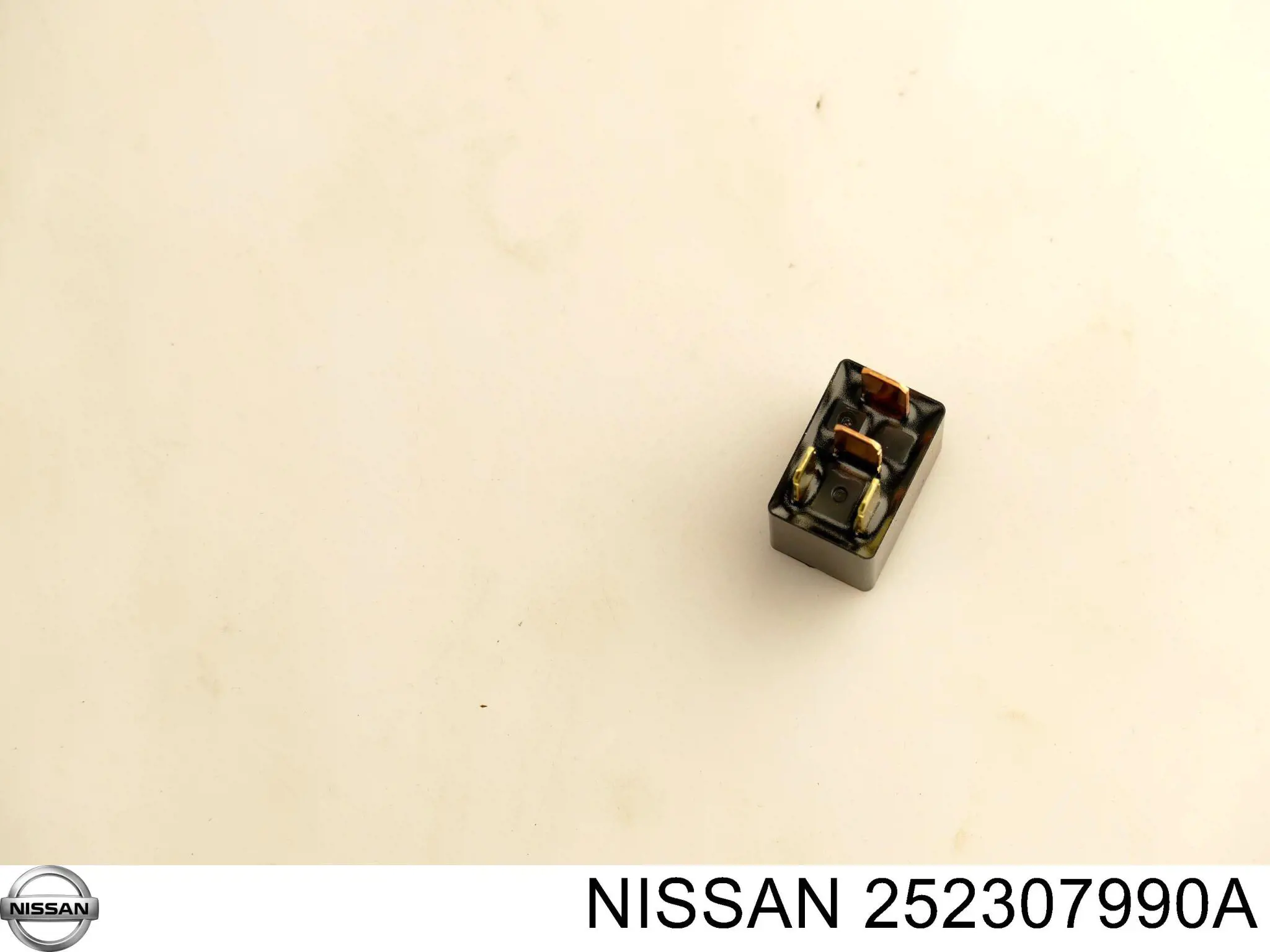 252307990A Nissan/Infiniti Relê das luzes de nevoeiro