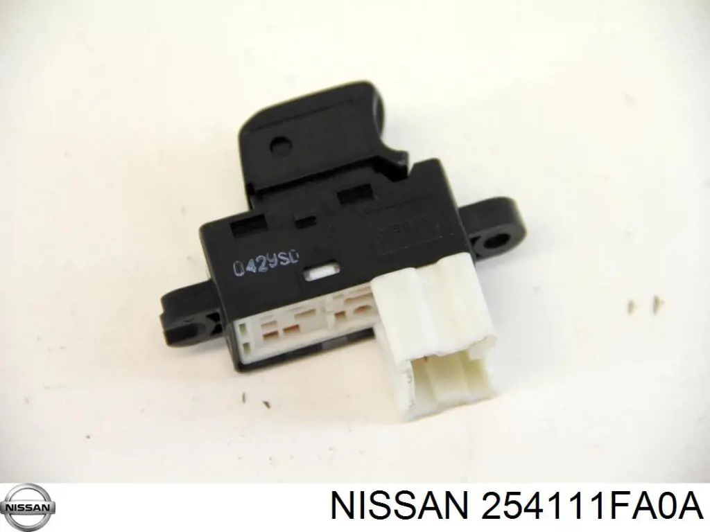 254111FA0A Nissan/Infiniti Botão dianteiro direito de ativação de motor de acionamento de vidro