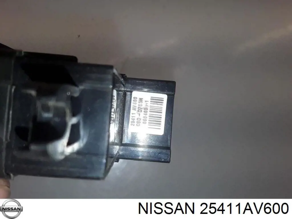 Botão traseiro de ativação de motor de acionamento de vidro Nissan/Infiniti 25411AV600 preço, a partir de 23,88 USD