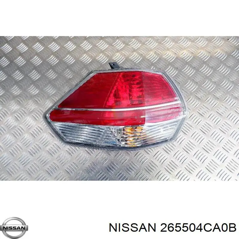 265504CA0B Nissan/Infiniti Lanterna traseira direita externa