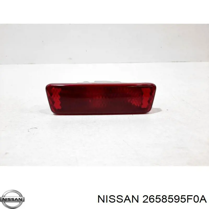 2658595F0A Nissan/Infiniti Lanterna de nevoeiro traseira esquerda