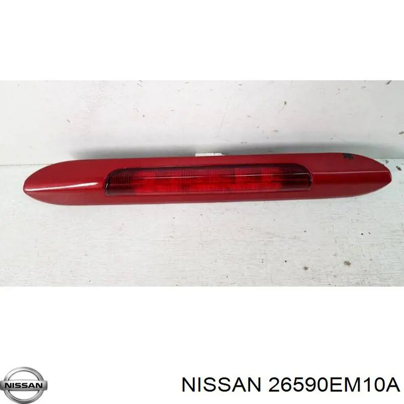 Sinal de parada traseiro adicional Nissan Tiida  C11X
