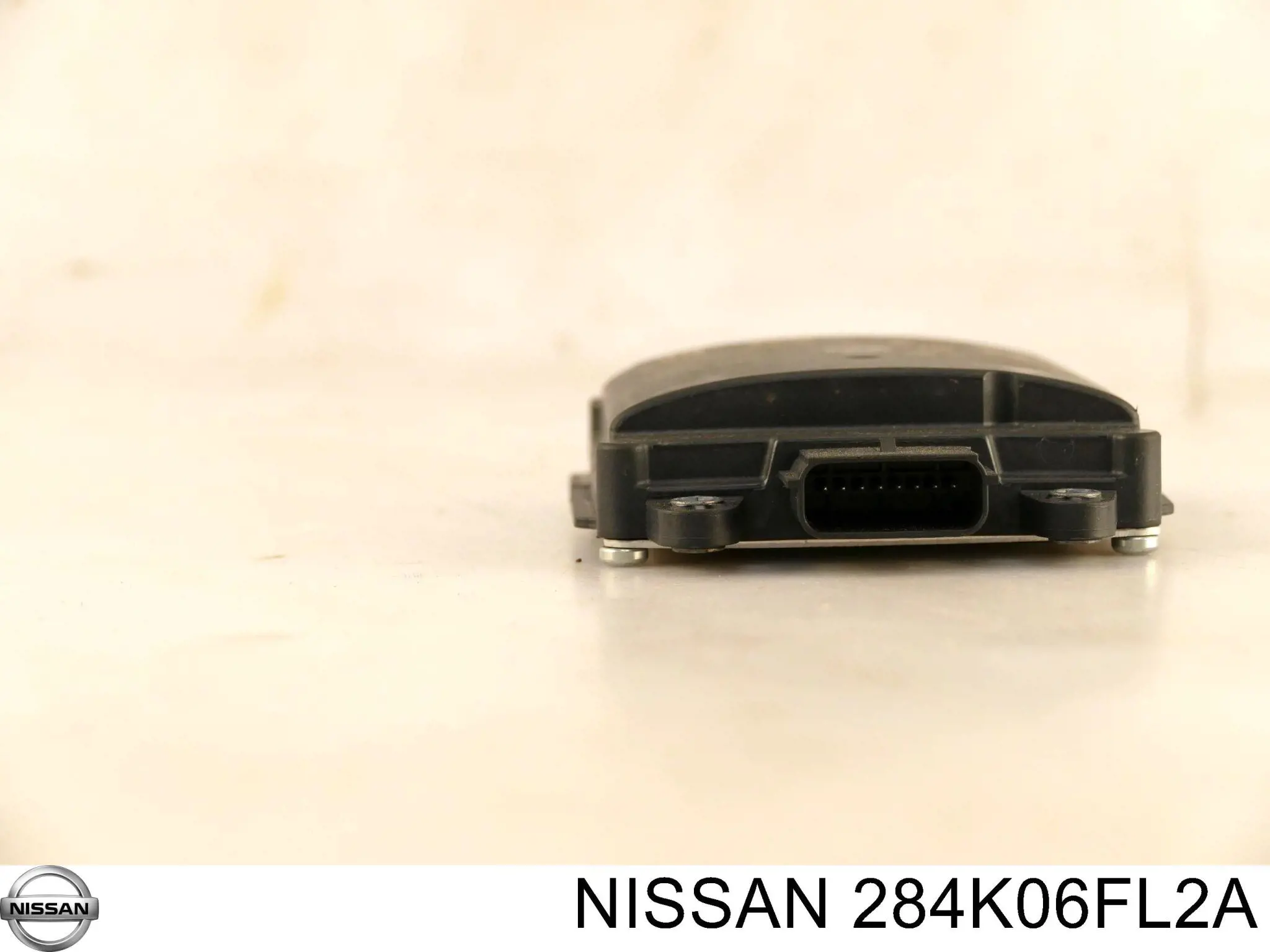 284K06FL2A Nissan/Infiniti Sensor traseiro de controlo da zona morta
