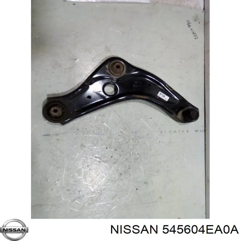 545604EA0A Nissan/Infiniti Bloco silencioso dianteiro do braço oscilante inferior