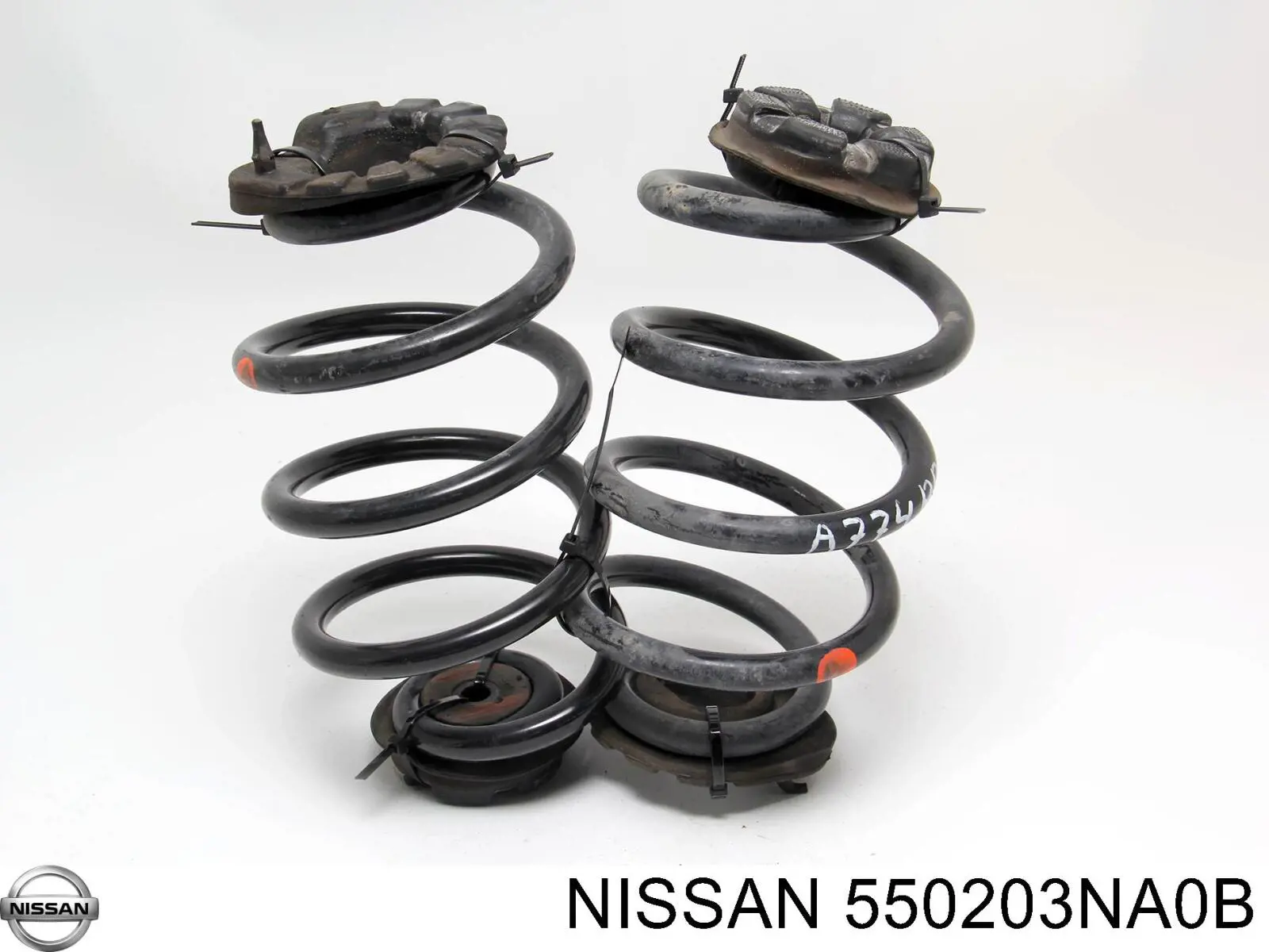 550203NA0B Nissan/Infiniti Mola traseira