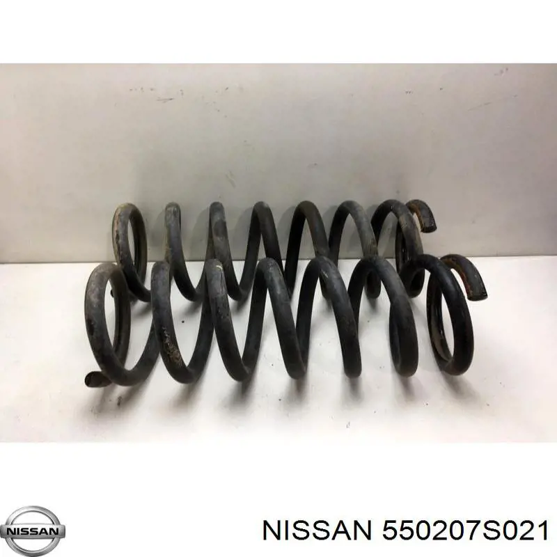 550207S021 Nissan/Infiniti Mola traseira