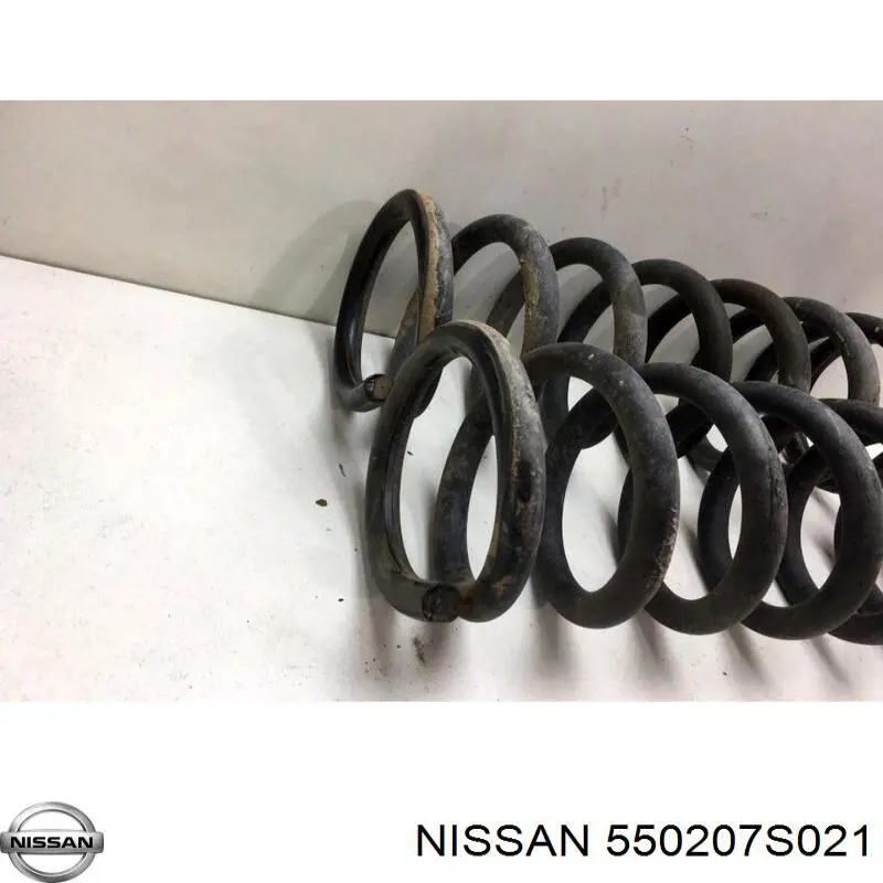 Compre 550207S021 Nissan/Infiniti Mola traseira