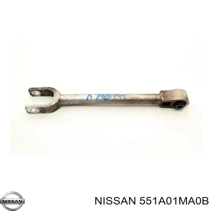 551A01MA0C Nissan/Infiniti Braço oscilante de suspensão traseira transversal