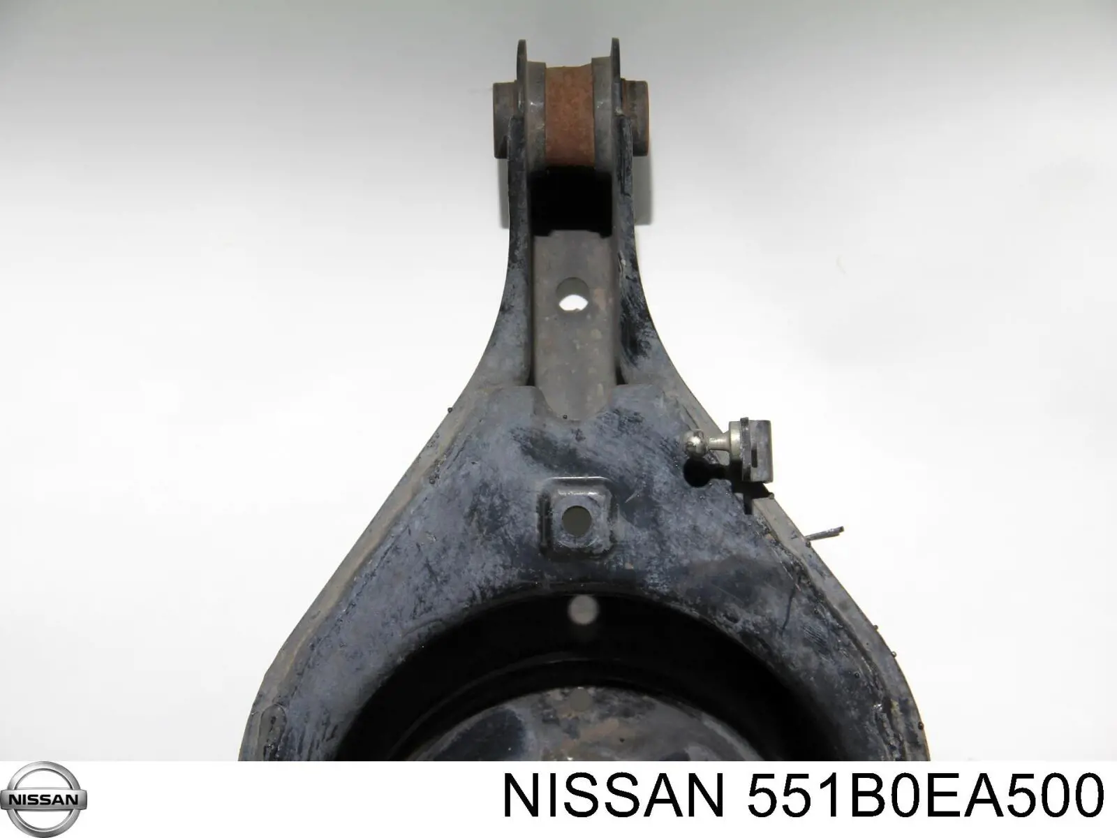 Braço oscilante inferior esquerdo de suspensão traseira/direita 551B0EA500 Nissan/Infiniti