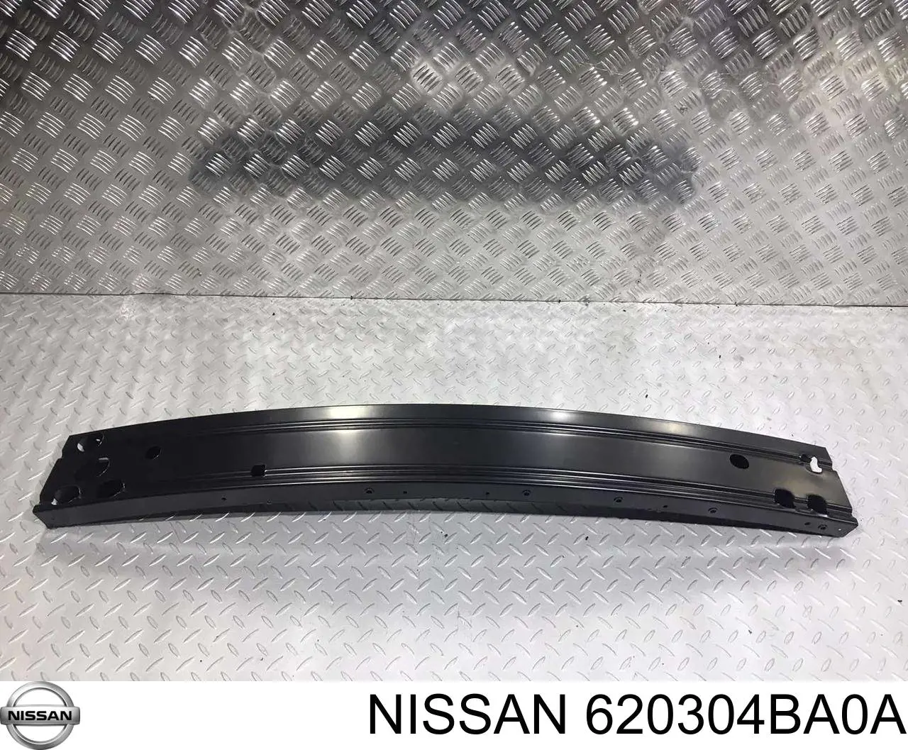 620304BA0A Nissan/Infiniti Reforçador do pára-choque dianteiro