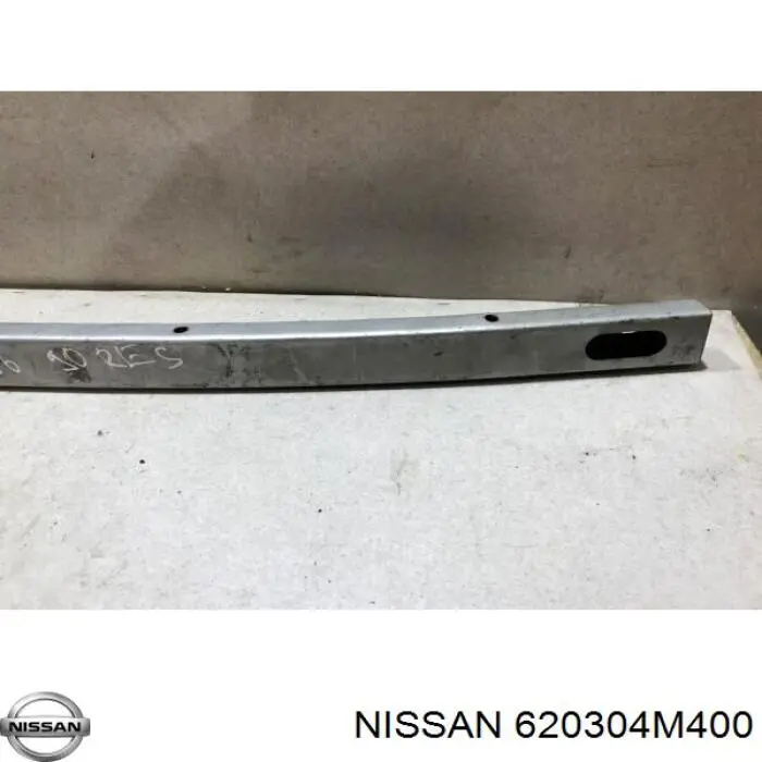 620304M400 Nissan/Infiniti Reforçador do pára-choque dianteiro