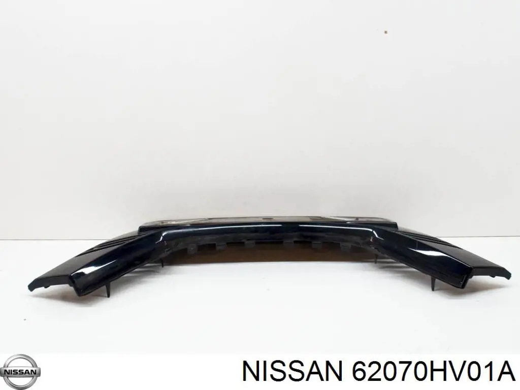 62070HV01A Nissan/Infiniti Placa sobreposta central do pára-choque dianteiro
