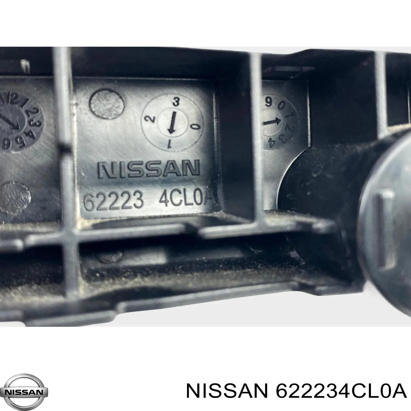 Consola do pára-choque dianteiro esquerdo 622234CL0A Nissan/Infiniti