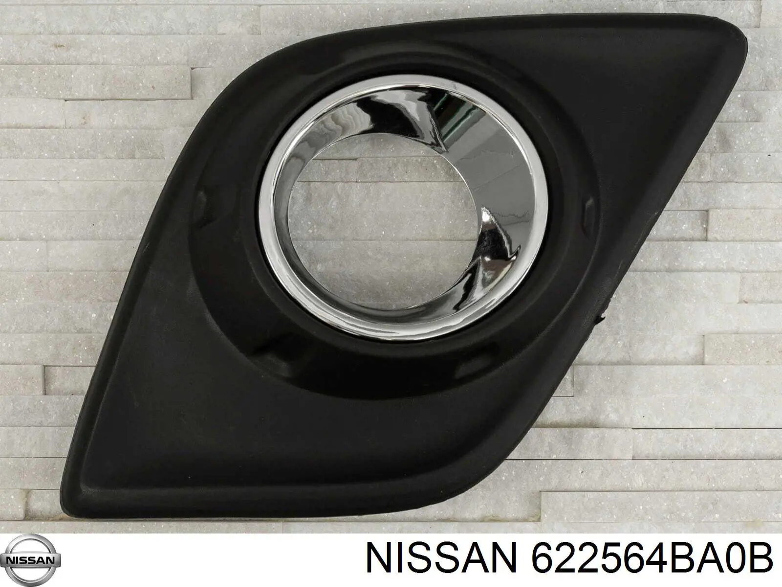 622564BA0B Nissan/Infiniti Tampão (grelha) das luzes de nevoeiro do pára-choque dianteiro direito