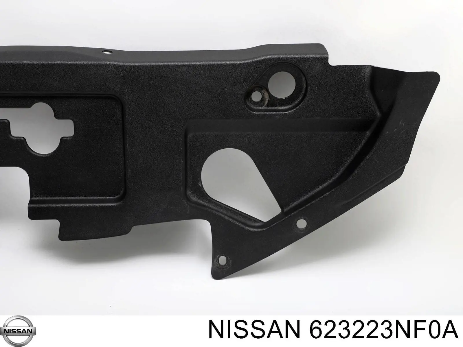 623223NF0A Nissan/Infiniti Grelha do radiador