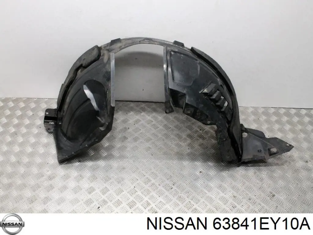 63841EY10A Nissan/Infiniti Guarda-barras esquerdo do pára-lama dianteiro