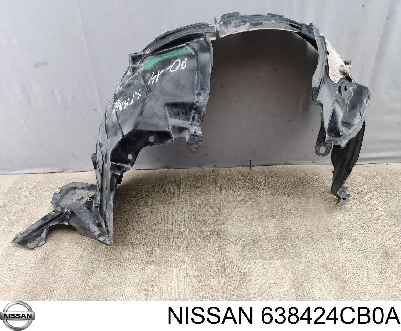 638424CB0A Nissan/Infiniti Guarda-barras direito do pára-lama dianteiro