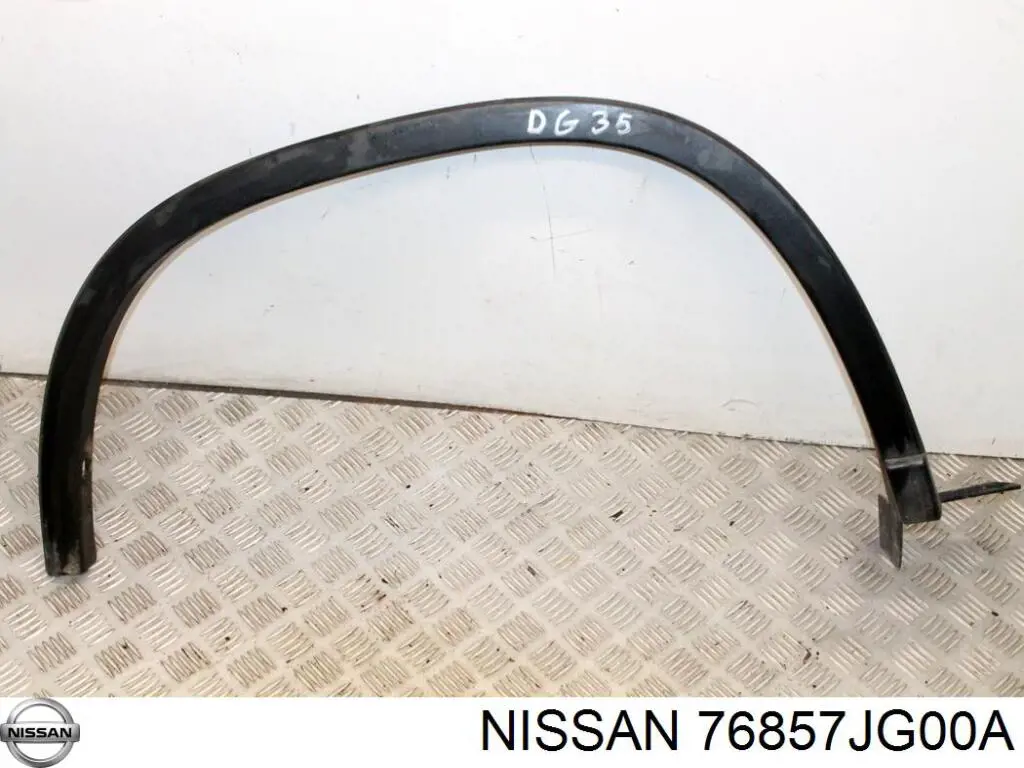 76857JG00A Nissan/Infiniti Placa sobreposta do pára-lama traseiro esquerdo