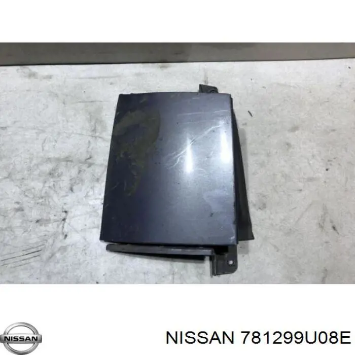 781299U08E Nissan/Infiniti Placa sobreposta debaixo de lanterna traseira esquerda