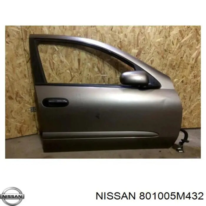 801005M432 Nissan/Infiniti Porta dianteira direita