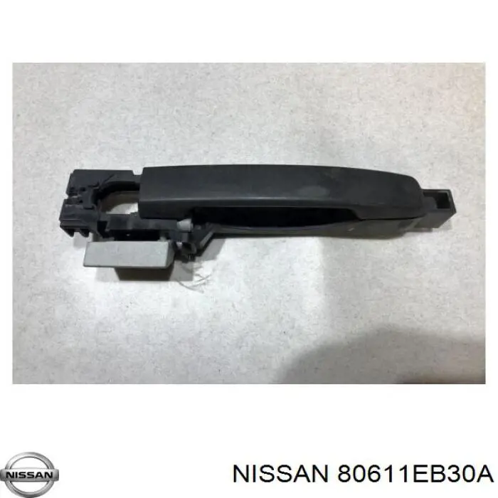 80611EB30A Nissan/Infiniti Suporte de maçaneta externa da porta dianteira esquerda