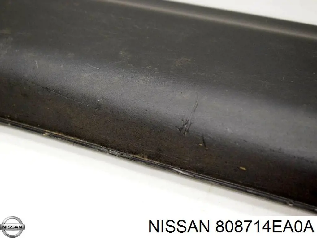 808714EA0A Nissan/Infiniti Moldura da porta dianteira esquerda