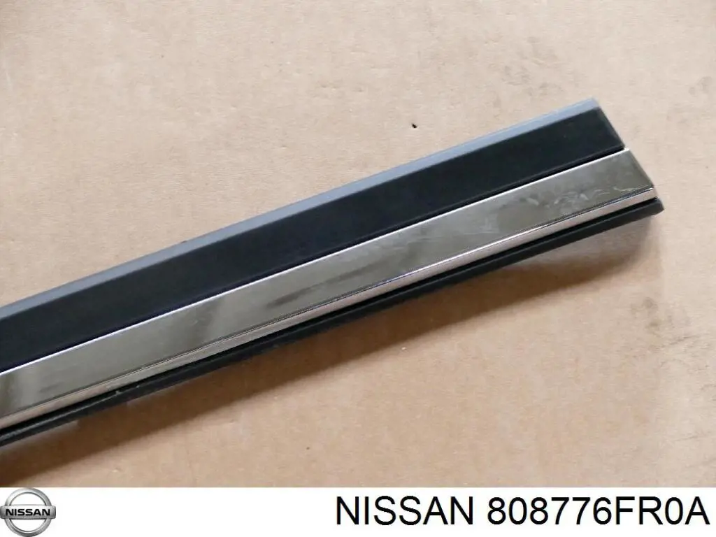 Moldura da porta dianteira esquerda inferior Nissan/Infiniti 808776FR0A preço, a partir de 81,43 USD