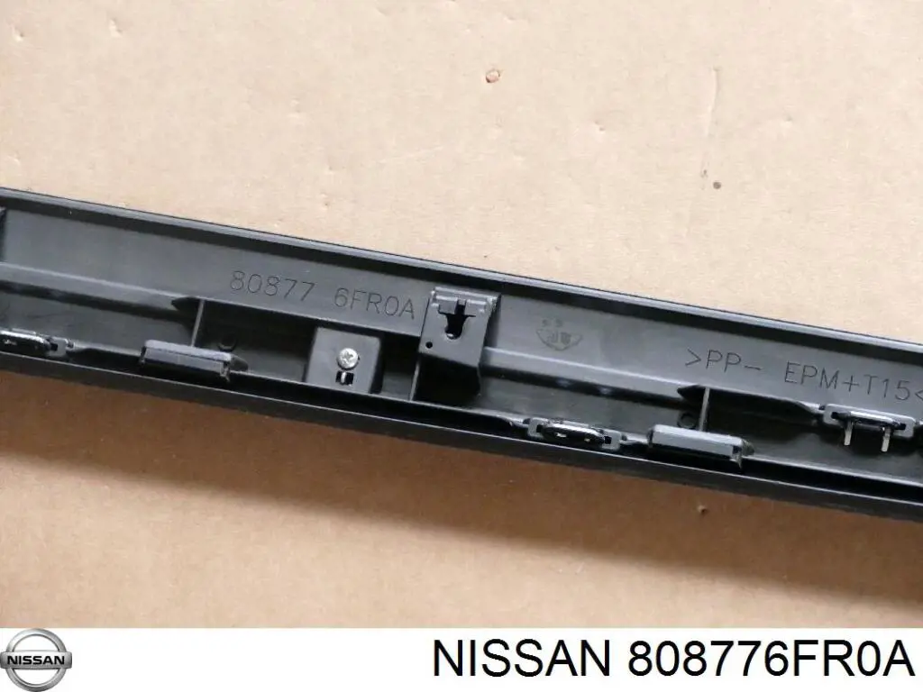Compre 808776FR0A Nissan/Infiniti Moldura da porta dianteira esquerda inferior