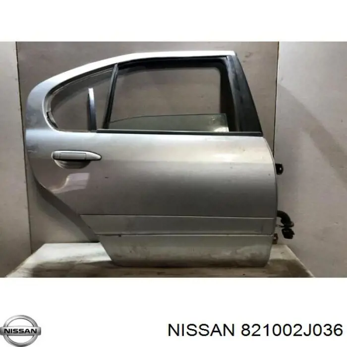 821002J036 Nissan/Infiniti Porta traseira direita