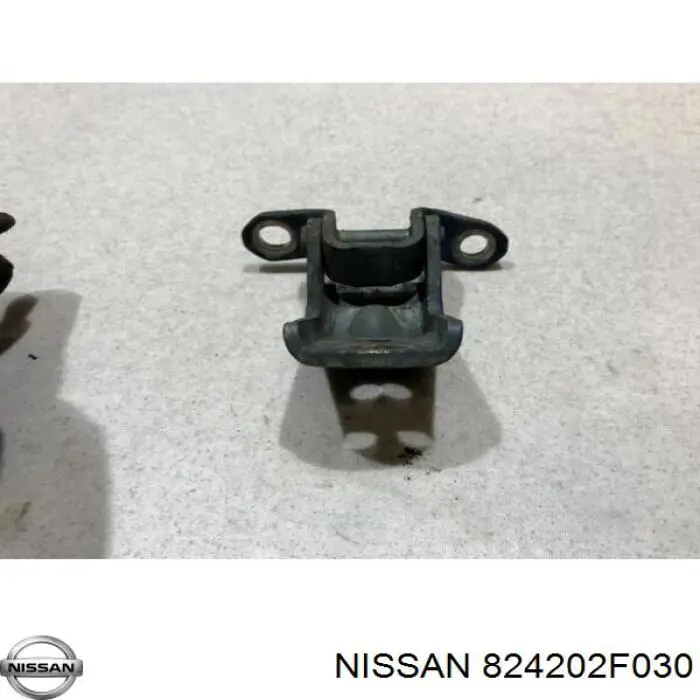 Gozno da porta dianteira direita Nissan/Infiniti 824202F030 preço, a partir de 65,41 USD