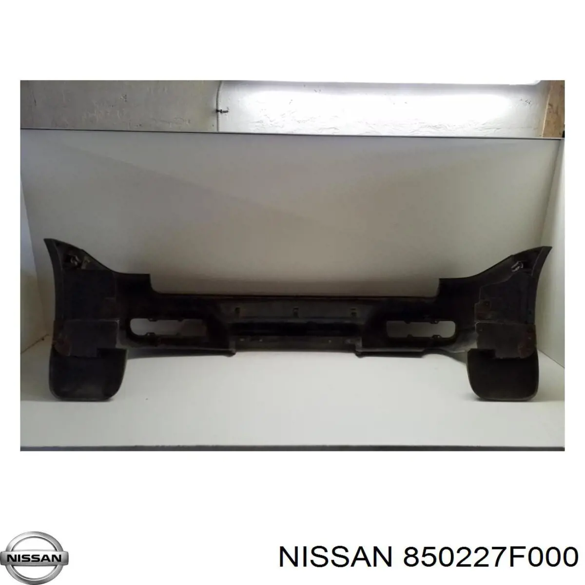 Compre 850227F000 Nissan/Infiniti Pára-choque traseiro