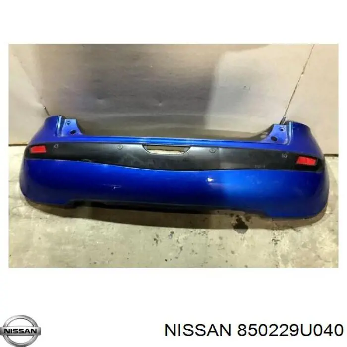 Compre 850229U040 Nissan/Infiniti Pára-choque traseiro