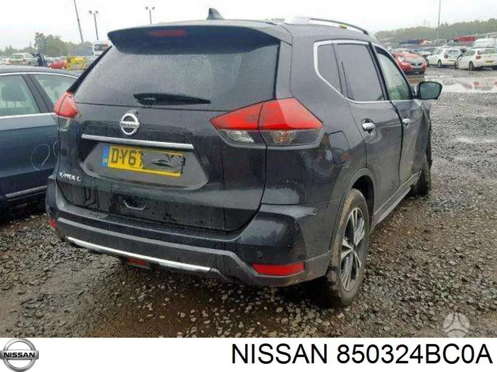 850324BC0A Nissan/Infiniti Reforçador do pára-choque traseiro