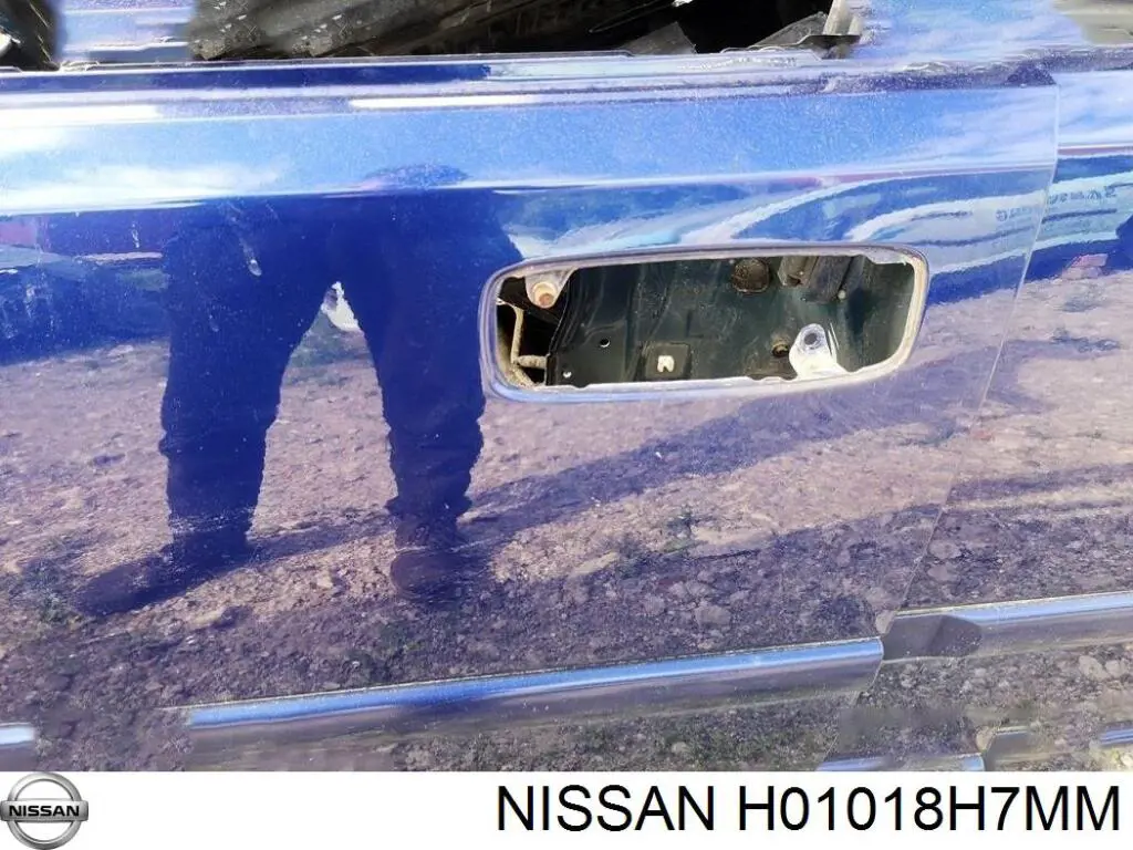 H01018H7MM Nissan/Infiniti Porta dianteira esquerda
