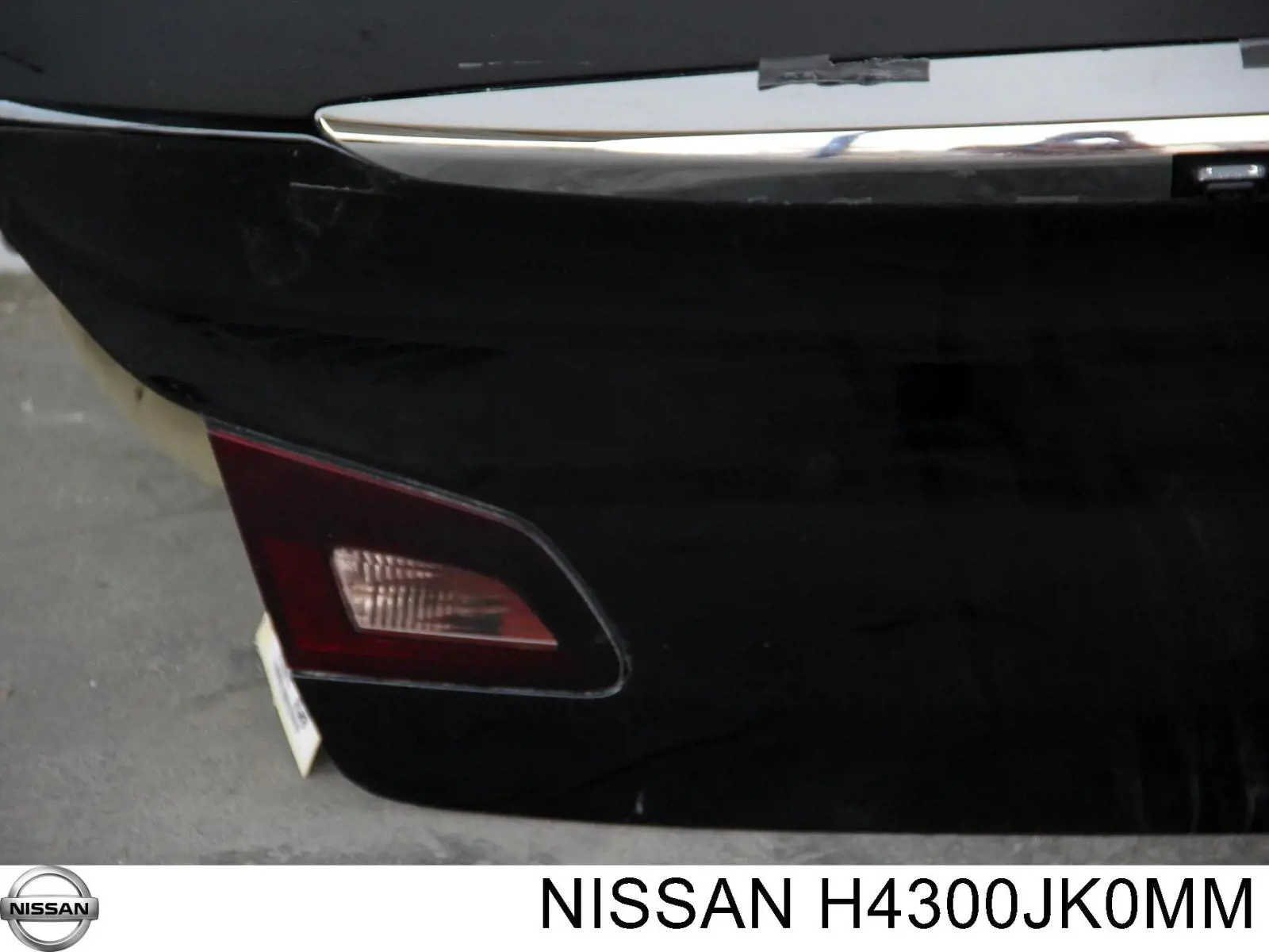 Tampa de porta-malas Infiniti G35  V36