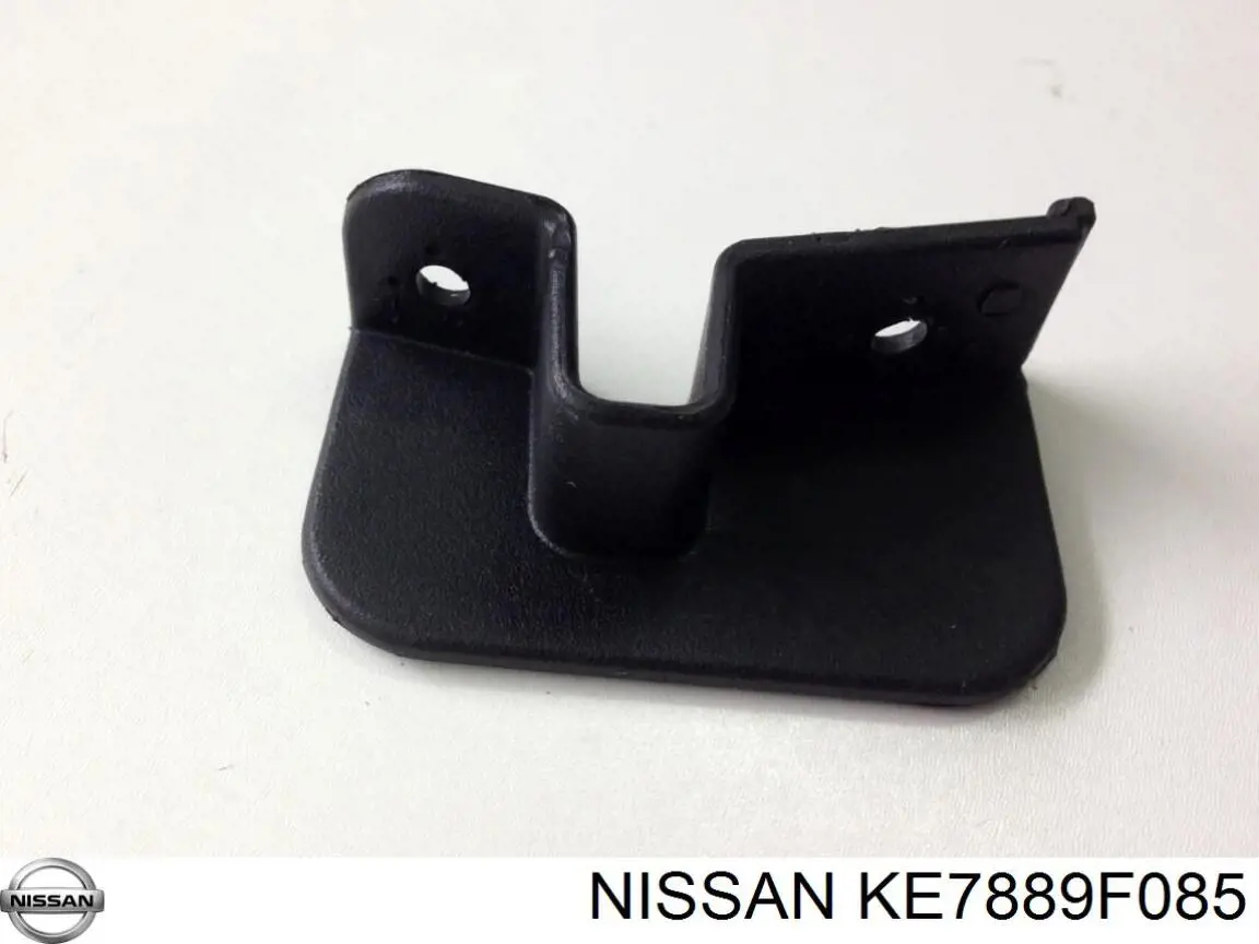 Protetores de lama dianteiros, kit Nissan Primera  P11