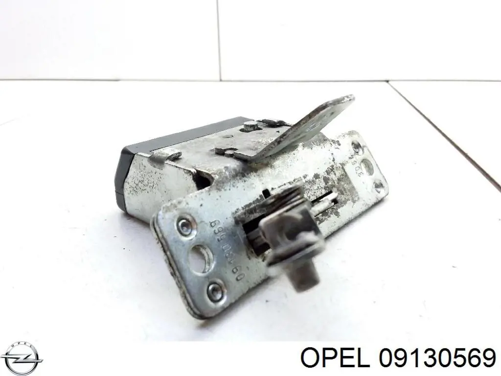 Fecho de tampa de porta-malas (de 3ª/5ª porta traseira) Opel 09130569 preço, a partir de 30,65 USD