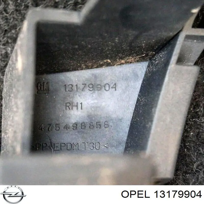 Compre 13179904 Opel Guia direita do pára-choque traseiro