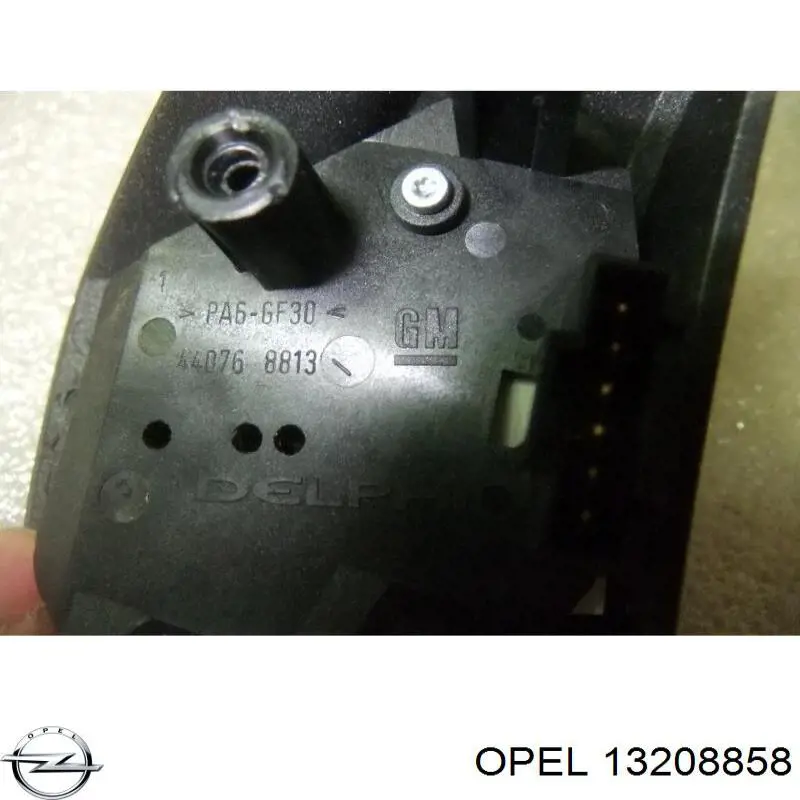 Unidade de interruptores de botão do volante de direção General Motors 13208858