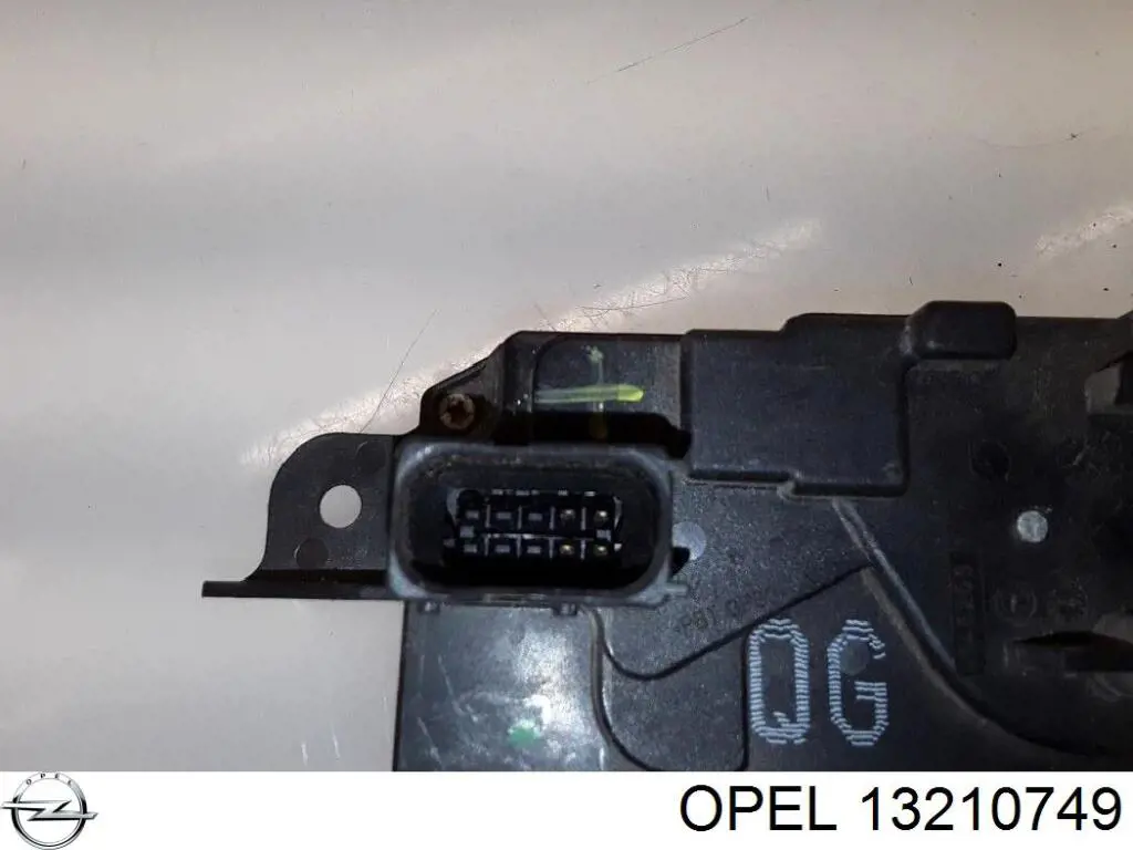 Compre 13210749 Opel Fecho da porta dianteira direita